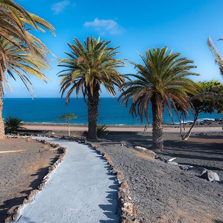Luxury Estudio En Playa Roca A Primera Linea Del Mar Costa Teguise Exteriör bild