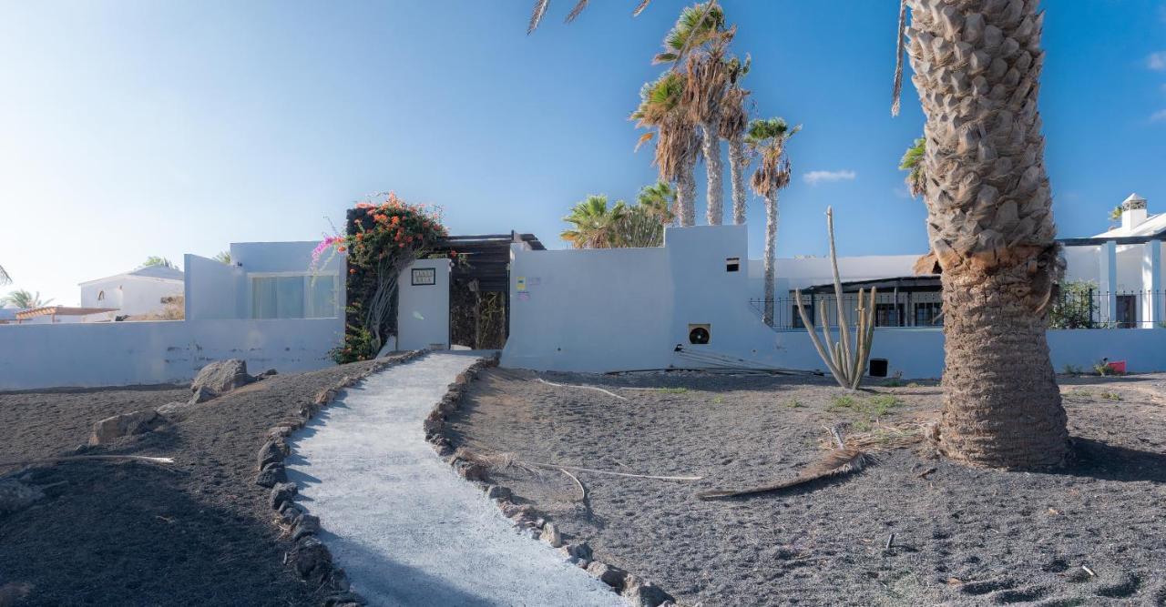 Luxury Estudio En Playa Roca A Primera Linea Del Mar Costa Teguise Exteriör bild